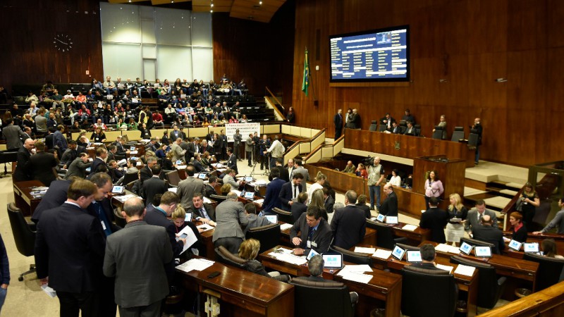 Sessenta e duas matérias estão aptas a serem votadas em plenário nesta semana