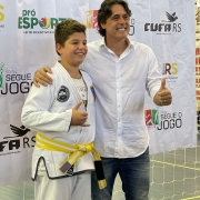 Secretário Danrlei de Deus faz entrega de kits em Lajeado