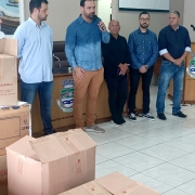 Entrega de kits esportivos
