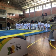 Atletas do karatê durante competição do Cergs