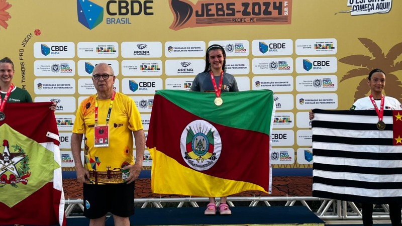 Renata B.Moreira, ouro nos 50m e 100m costas