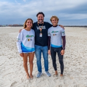 Os surfistas com o assessor técnico Rogério Cruz