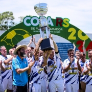 Secretário Gaúcho da Geral entrega troféu para o Carrossel, vice-campeão da categoria Master da Copa RS 2024