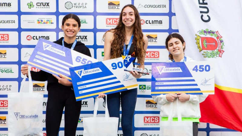 Amanda no pódio sub-20 geral