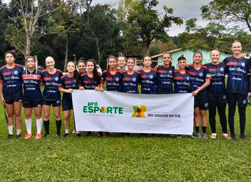Projeto EC Vila Nova desenvolve o futebol feminino