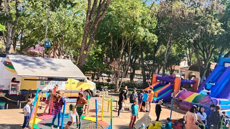 Van do Esporte e Lazer em Movimento em Erval Seco