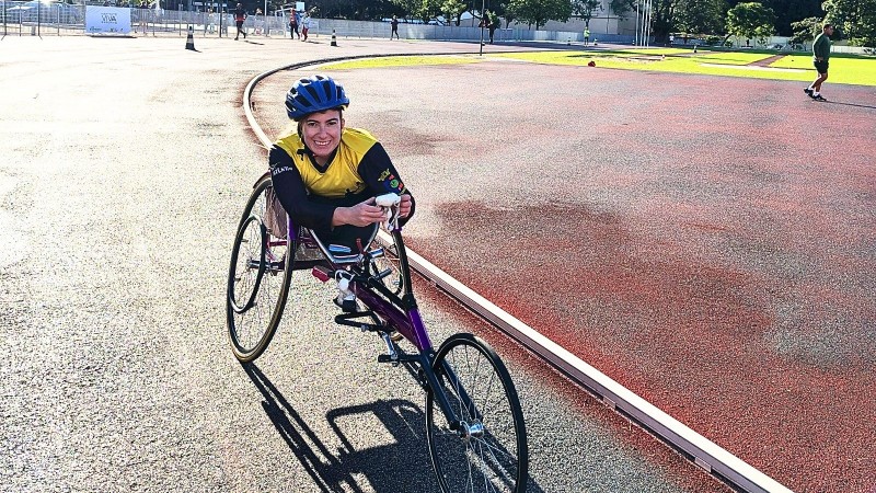 Bruna &eacute; recordista brasileira dos 800 metros da classe T53 de atletismo