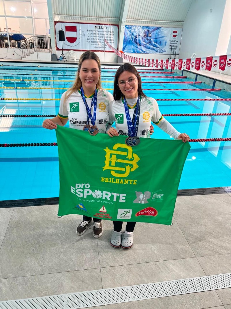 Os destaques da nata&ccedil;&atilde;o do Brilhante, a atleta Bibiana Alves ( duas medalhas) e  Anita Crizel (tr&ecirc;s medalhas)